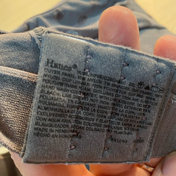 Hanes Bra size 2XL (BI) - Picture 10 of 12